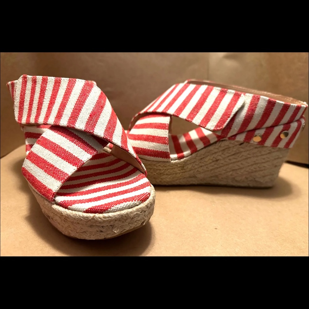 Women’s Red and White Stripe canvas Espadrilles Wedge Slide. Size 7.5 New in Box